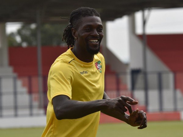 Emmanuel Adebayor Gabung Klub Asal Paraguay, Olimpia