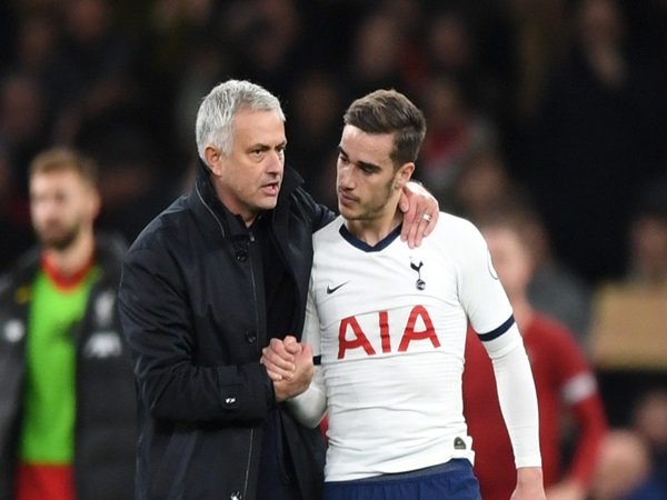 Ingin Huni Starting Line Up Tottenham, Mourinho Sarankan Ini Pada Harry Winks