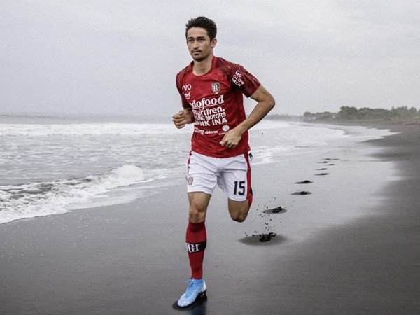 Gavin Kwan Siap Tunjukkan Profesionalitas di Markas Barito Putera