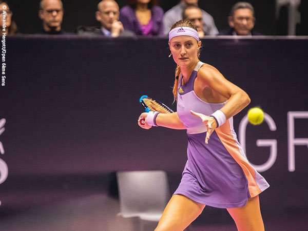 Kristina Mladenovic Selamat Dari Serangan Chloe Paquet Di Lyon