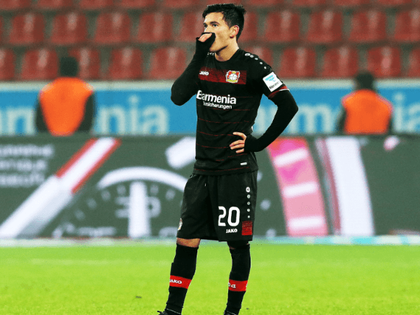 Atletico Madrid Tepis Rumor Soal Charles Aranguiz