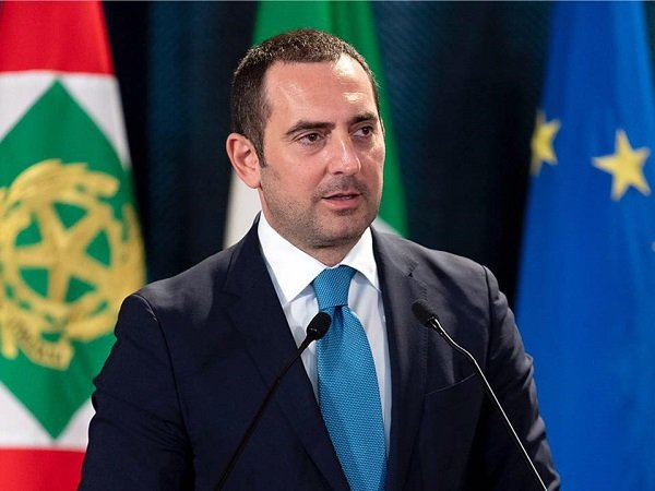 Laga Serie A Pekan ke-26 Tetap Berlangsung, Menpora Italia Ngambek