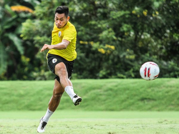 Tekad Bek Muda PSS Pertahankan Tempat di Tim Inti