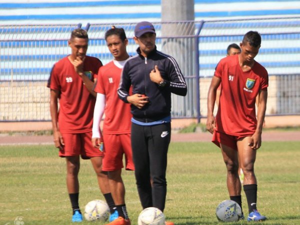 Bukan Hanya Pertahanan, Nilmaizar Juga Fokus Benahi Lini Serang Persela