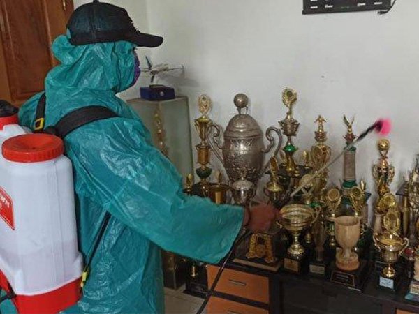 Malang Masuk Zona Merah Covid-19, Kantor dan Mes Pemain Arema FC Disemprot Disinfektan