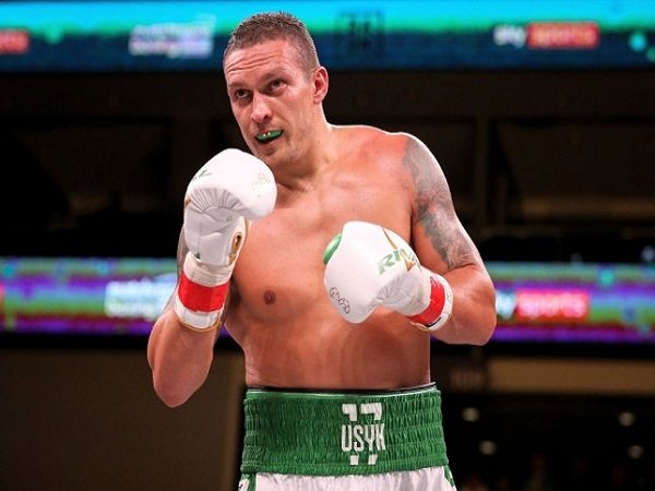 Oleksandr Usyk Kirim Peringatan untuk Joshua dan Fury