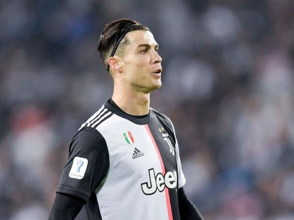 Kiper Serie B Suarakan Kecemasan Soal Pemotongan Gaji: 'Kami Tidak Seperti Cristiano Ronaldo'