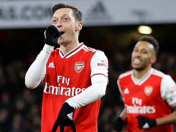 Mesut Ozil Masih Berpeluang Gabung Fenerbahce