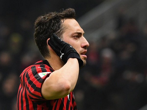 Milan Ternyata Sudah Putuskan Masa Depan Calhanoglu