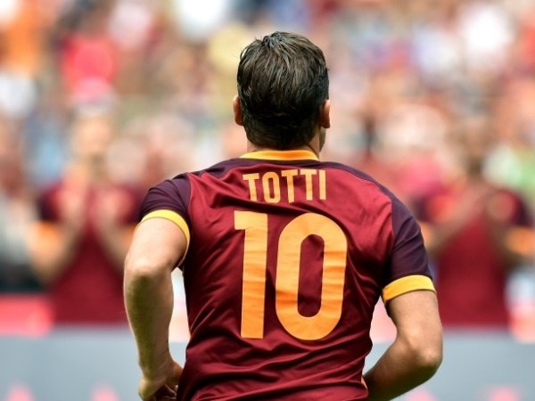 Totti Mengaku Pernah Dapat Tawaran Bermain Dari Tim Lain