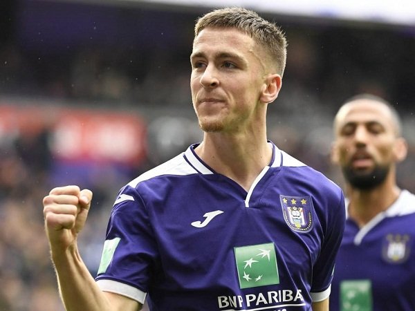 Milan Tak Akan Permanenkan Status Winger Pinjaman dari Anderlecht