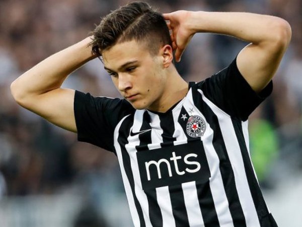 Empat Raksasa Premier League Siap Saling Sikut Demi Starlet Partizan Belgrade