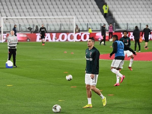 Menpora Italia Berharap Klub-Klub Serie A Bisa Kembali Berlatih dalam Waktu Dekat