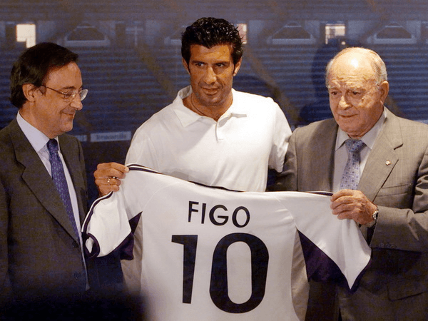 Peringati Transfernya dari Barcelona ke Madrid, Luis Figo Memasak Kepala Babi