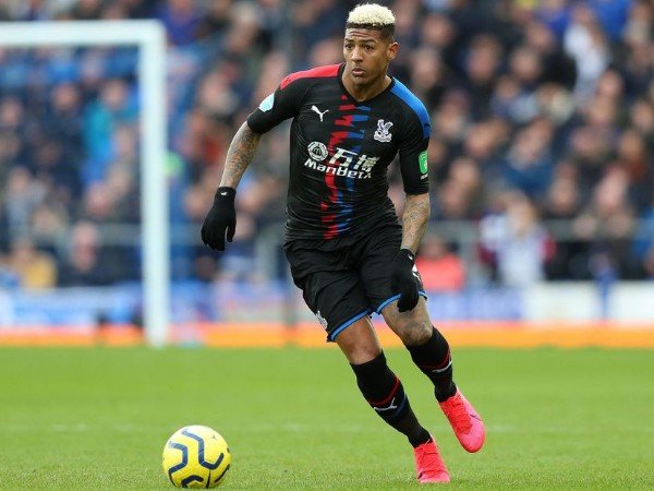 PSG dan PSV Berebut Tandan Tangan Van Aanholt dari Crystal Palace