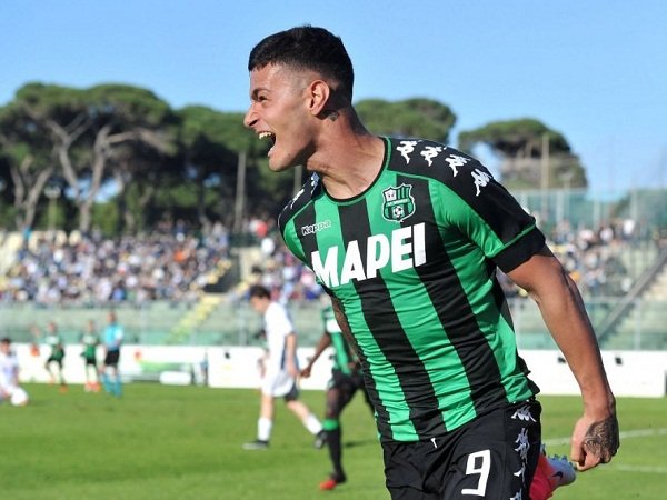 Diisukan Jadi Target Milan, Striker Sassuolo Angkat Bicara