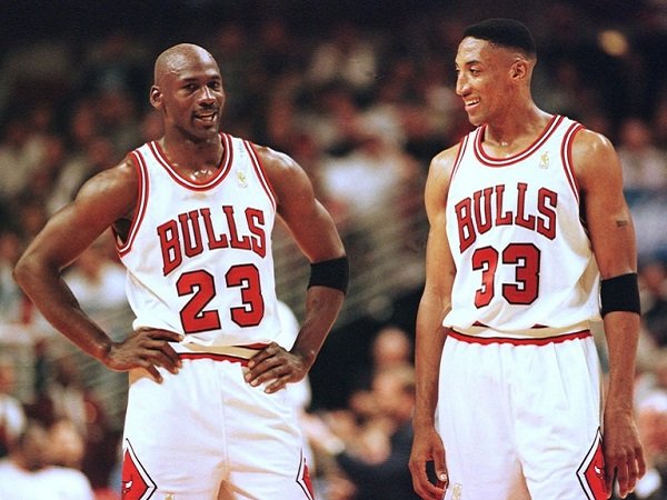 The Last Dance: Tim Floyd Berujar Jerry Krause Ingin Sudahi Era Jordan Bulls Lebih Cepat
