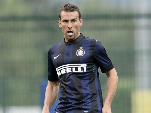 Hugo Campagnaro Putuskan Gantung Sepatu Musim Ini