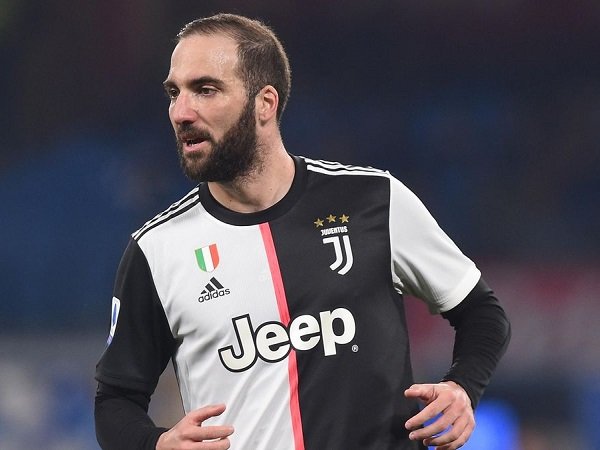 Fabio Paratici Harapkan Gonzalo Higuain Bertahan di Juventus
