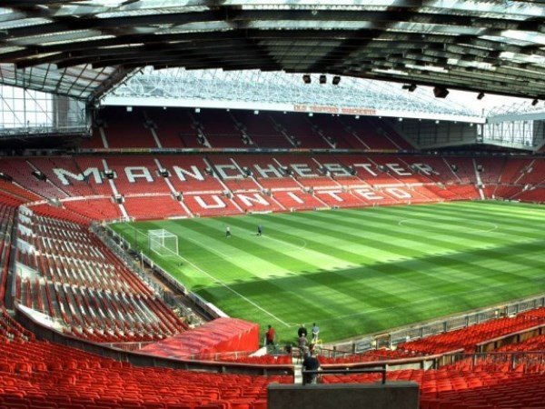 Manchester United Rencanakan Laga Tanpa Penonton Sampai 2021