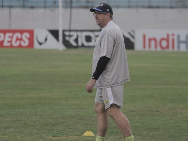 Robert Beri Keleluasaan untuk Pemain Persib Rancang Program Latihan Mandiri