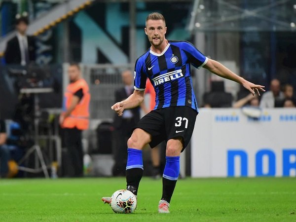 Inter Banderol Milan Škriniar 70 Juta Euro