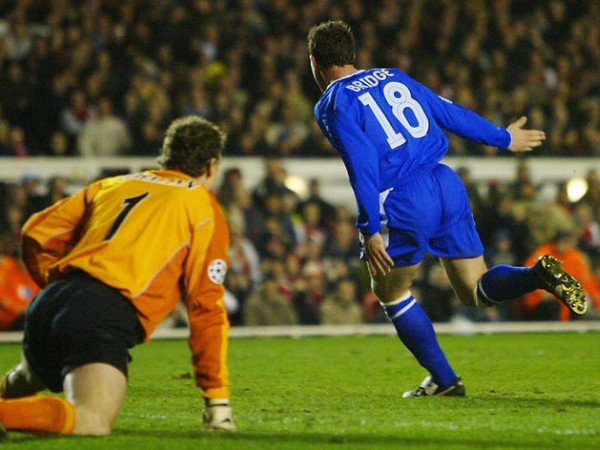 Kilas Balik: Ketika Jens Lehmann Salahkan Bola Nike Setelah Arsenal Disingkirkan Chelsea di UCL 2004