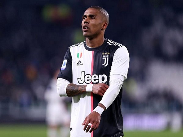 Douglas Costa Akui Pertimbangkan Pensiun Karena Sering Cedera