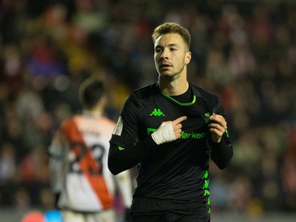 Milan Gelar Negosiasi untuk Boyong Striker Betis, Tottenham Siap Menjegal