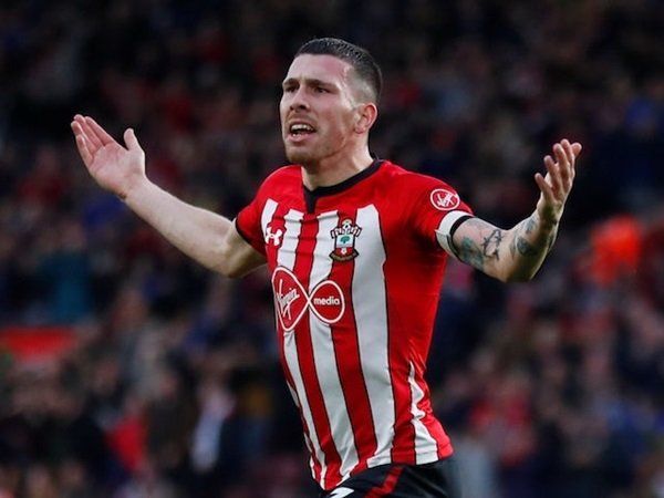 Dikaitkan dengan Tottenham, Kapten Southampton Diberi Peringatan Keras