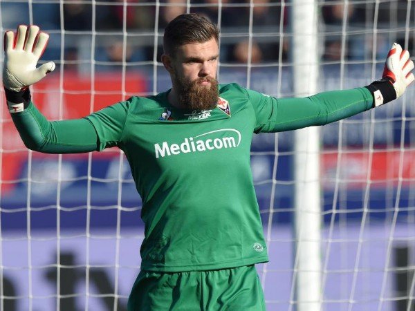 Everton Tantang Chelsea Buru Penjaga Gawang Fiorentina