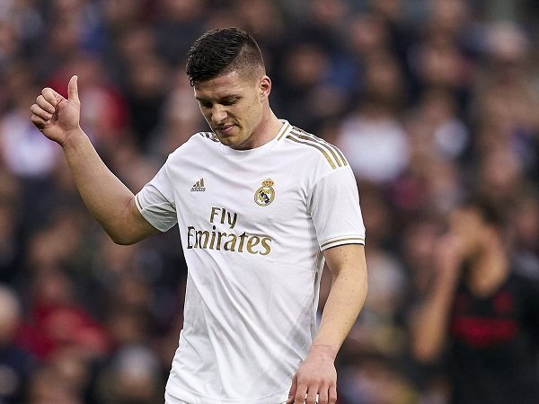 Milan dan Madrid Hampir Temukan Kompromi untuk Transfer Jovic