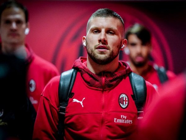 Diusir Wasit Lawan Juventus, Rebic Minta Maaf Ke Pioli dan Milan