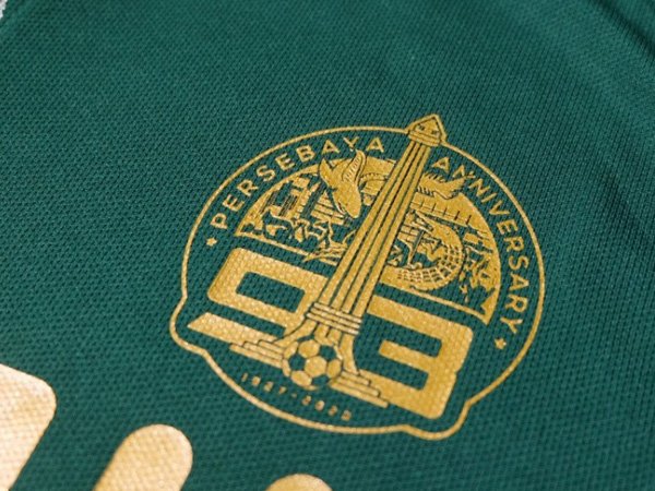 Jersey Anniversary Persebaya Dengan Tema Wani Lawan Covid-19 Laku Keras