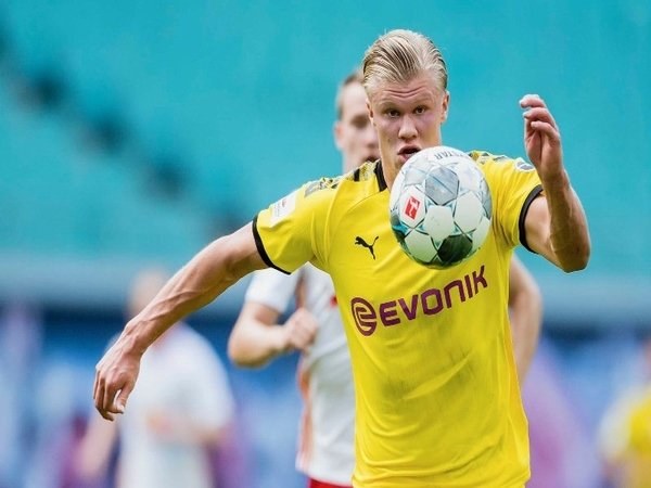 Haaland Tegaskan Takkan Tinggalkan Dortmund Musim Panas Ini