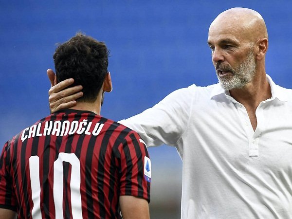 Pioli Yakin Calhanoglu Siap Jadi Pemain Papan Atas