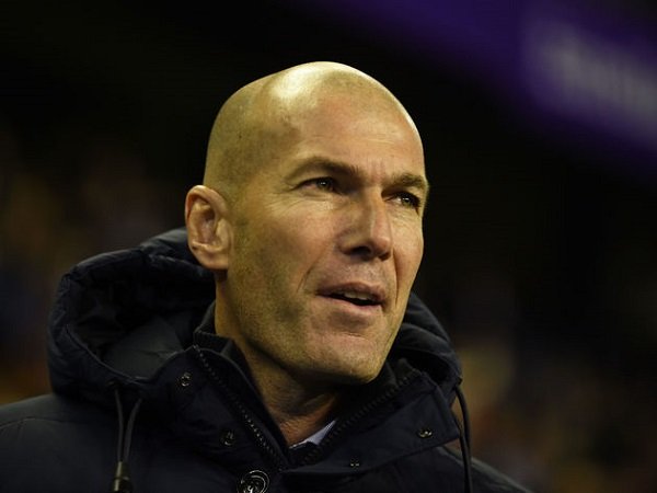 Zidane Tak Ingin Real Madrid Terbuai dengan Keunggulan dari Barcelona