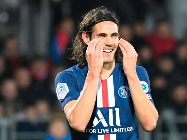 Inter Tetap Setia Menunggu Tanda Tangan Cavani
