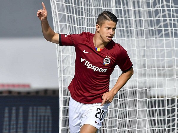 Buru Sensasi Muda Sparta Praha, Milan Bakal Bersaing dengan Klub-klub Elite Eropa