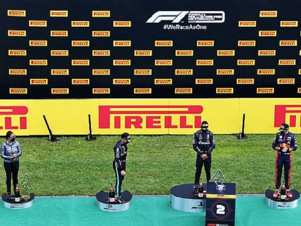 GP Styria Suguhkan Prosesi Pemberian Trofi Unik Gunakan Robot