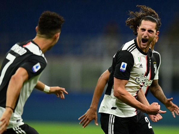 Maurizio Sarri Tak Permasalahkan Ketumpulan Barisan Gelandang Juventus