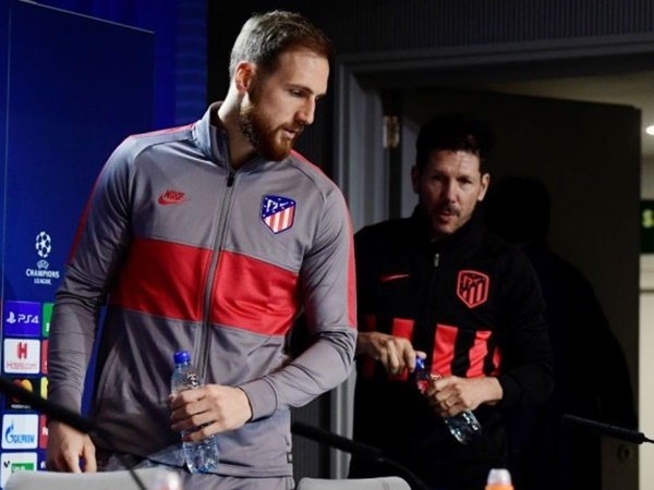 Simeone Tanggapi Santai Rumor Minat Chelsea pada Jan Oblak