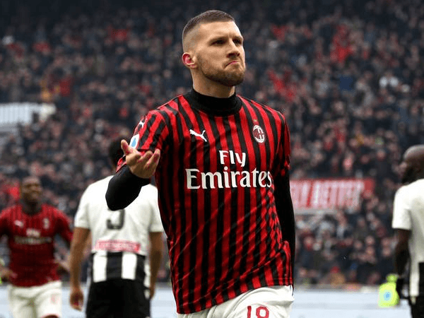 Ante Rebic Benci Higuain dan Bernardeschi. Apa Alasannya?
