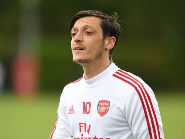 Ian Wright: Karier Ozil di Arsenal Sudah Selesai