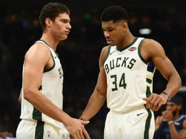 Berkat Giannis Antetokounmpo, Bucks Kalahkan Spurs