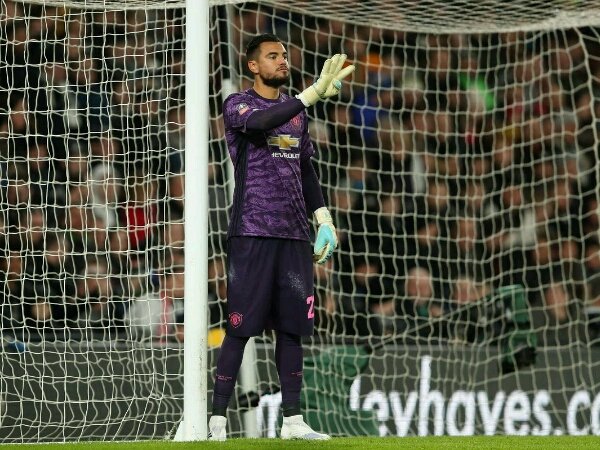 Kiper Pelapis Manchester United Diminati Everton dan Leeds United