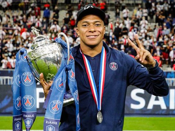 PSG Konfirmasi Mbappe Dibekap Cedera Pergelangan Kaki