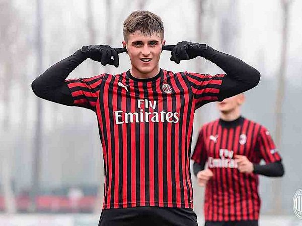 Lupakan Jovic dan Milik, Milan Punya Solusi Mengejutkan untuk Lini Serang