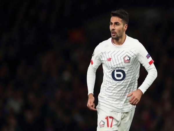 Everton Siap Kalahkan Tottenham Dalam Perburuan Defender Lille