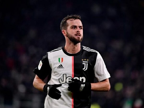 Presiden Barcelona: Miralem Pjanic Akan Jadi Pemain Penting Bagi Kami